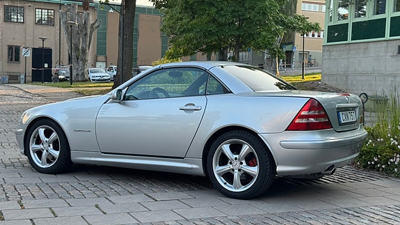 Mercedes-Benz SLK230 6 of 8