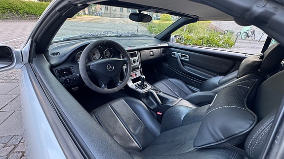 Mercedes-Benz SLK230 7 of 8