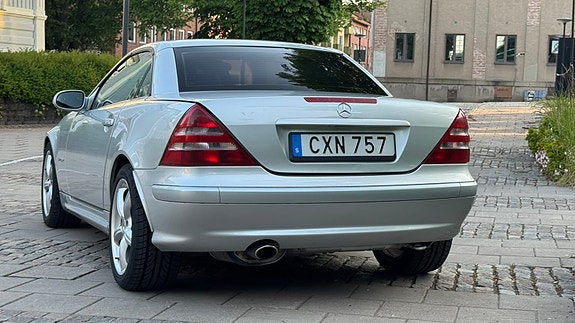 Mercedes-Benz SLK230 5 of 8
