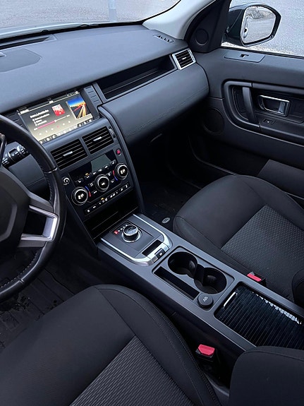Land Rover Discovery Sport 4 of 4