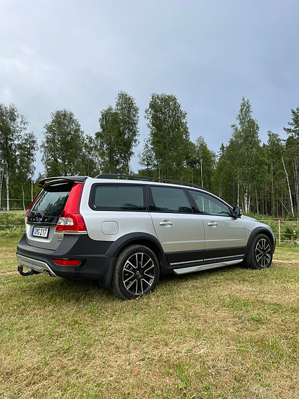 Volvo XC70 4 of 5