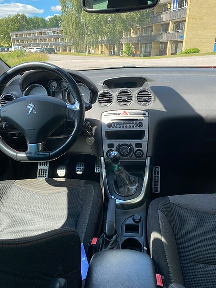 Peugeot 308 SW 4 of 4