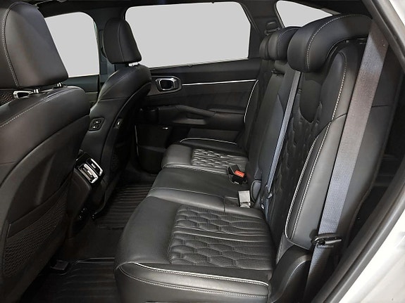 Kia Sorento 10 of 20