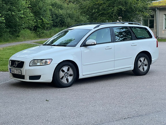 Volvo V50 2 of 4