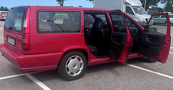 Volvo V70 4 of 12