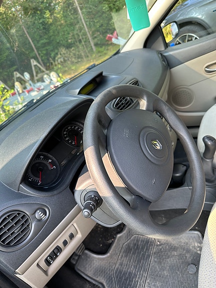 Renault Clio 6 of 9