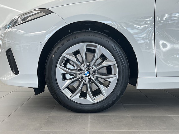 BMW 120 4 of 14