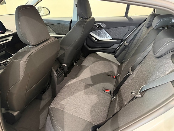 BMW 120 6 of 8