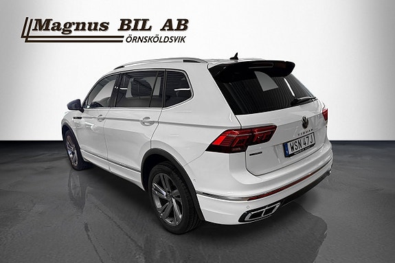Volkswagen Tiguan Allspace 4 of 5