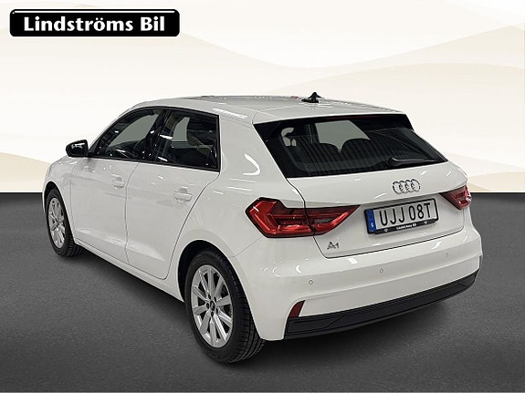Audi A1 4 of 5