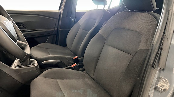 Dacia Sandero 12 of 17