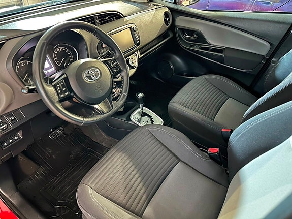 Toyota Yaris 6 of 16