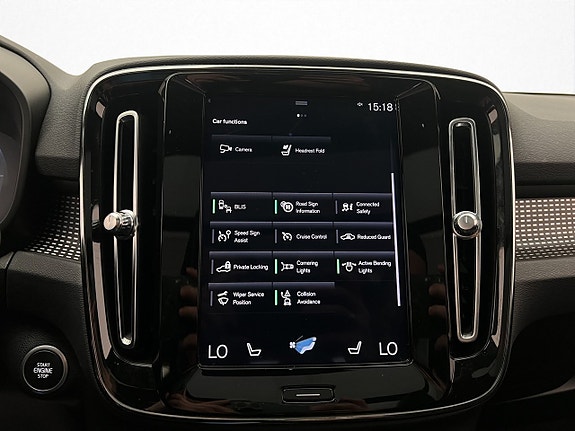 Volvo XC40 27 of 30