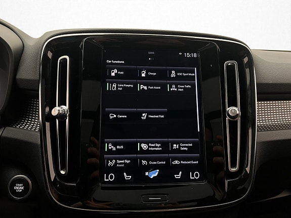 Volvo XC40 26 of 30