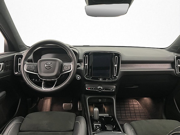 Volvo XC40 18 of 30