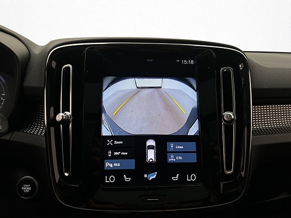 Volvo XC40 21 of 30