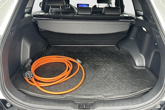 Toyota RAV4 Plug-in Hybrid 5 of 5