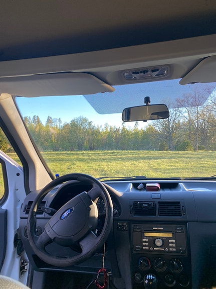 Ford Transit Connect 3 of 4