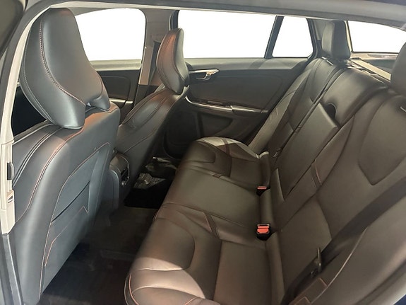 Volvo V60 7 of 14