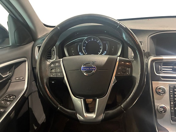 Volvo V60 11 of 14
