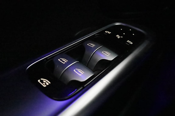 Mercedes-Benz C300 28 of 30