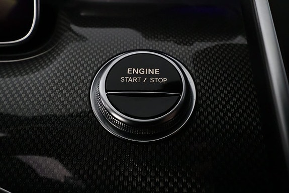 Mercedes-Benz C300 25 of 30