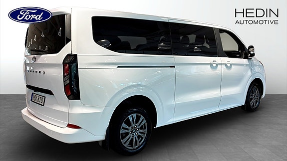 Ford Custom Tourneo 2 of 12