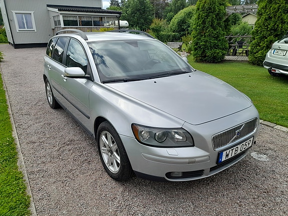 Volvo V50 2 of 5