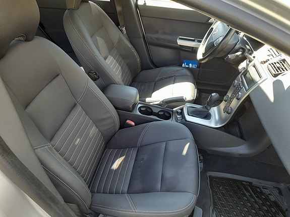 Volvo V50 5 of 5