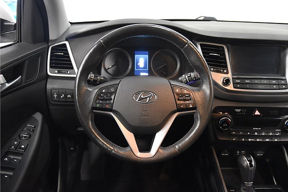 Hyundai Tucson 2 of 5