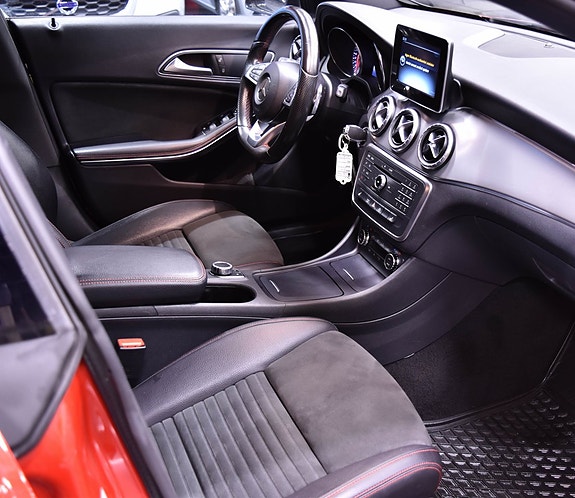 Mercedes-Benz CLA200 16 of 20
