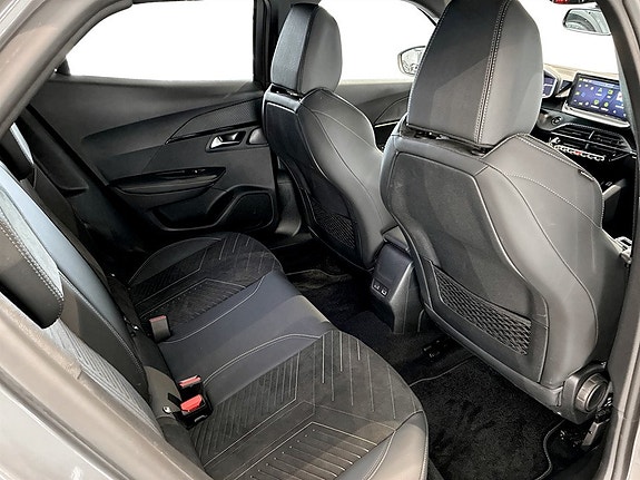 Peugeot 2008 15 of 18