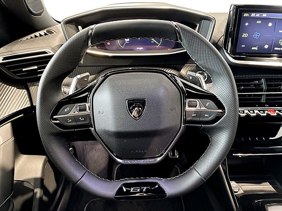 Peugeot 2008 7 of 18