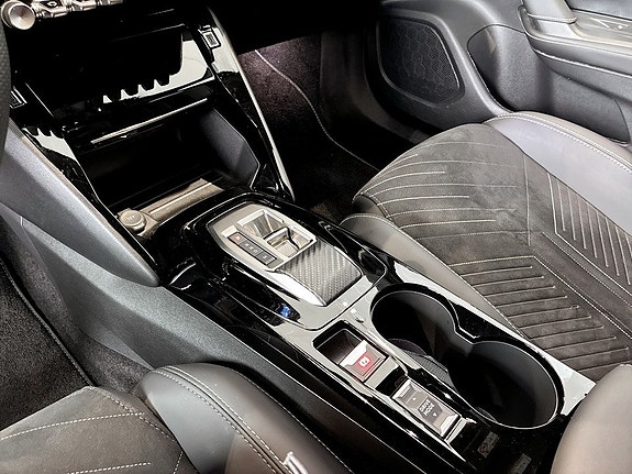 Peugeot 2008 13 of 18