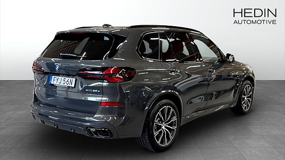 BMW X5 2 of 5