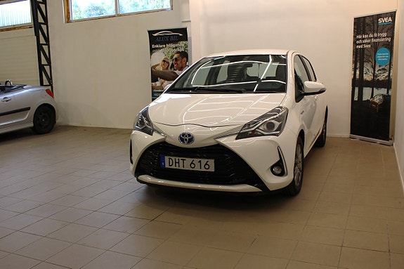Toyota Yaris 4 of 19