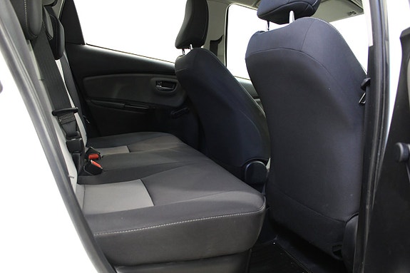 Toyota Yaris 15 of 19