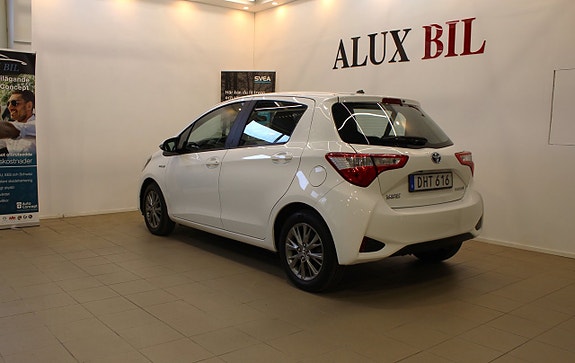 Toyota Yaris 5 of 19