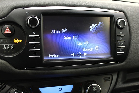 Toyota Yaris 17 of 19