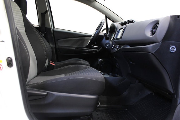 Toyota Yaris 14 of 19