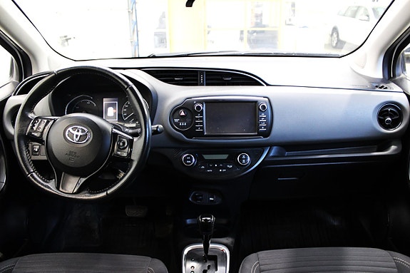 Toyota Yaris 11 of 19