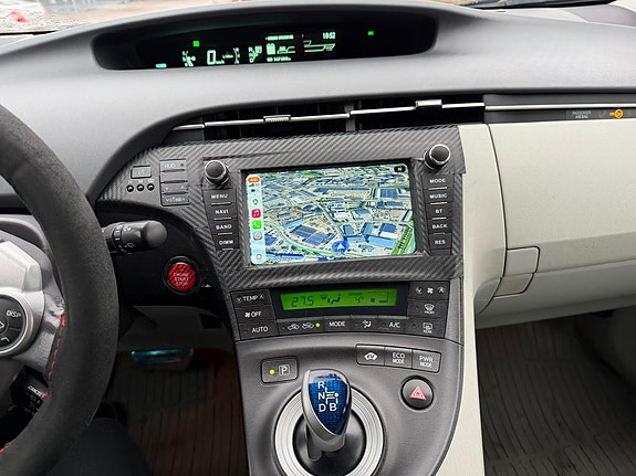 Toyota Prius 2 of 5