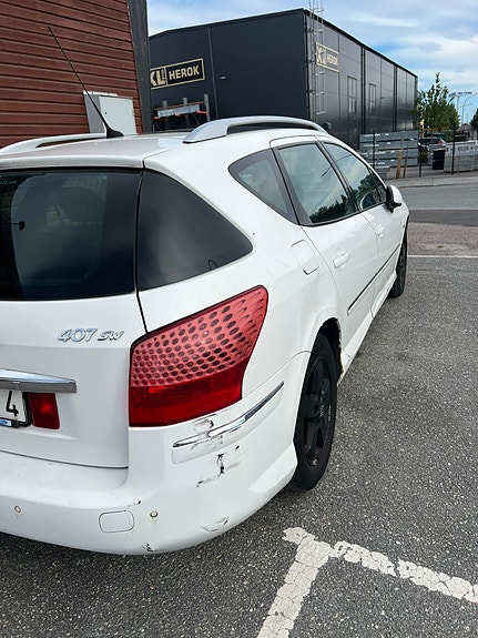 Peugeot 407 3 of 5