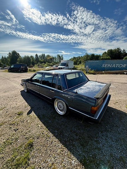 Volvo 760 3 of 6