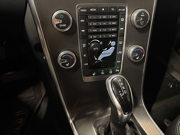 Volvo XC60 10 of 15