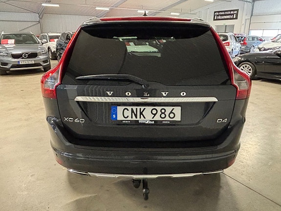 Volvo XC60 5 of 15