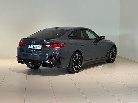 BMW i4 9 of 10