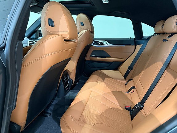 BMW i4 8 of 10