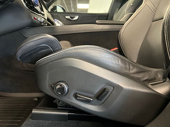 Volvo XC60 11 of 29