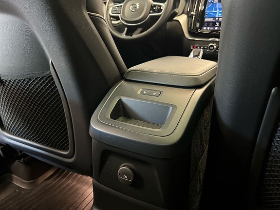 Volvo XC60 23 of 29